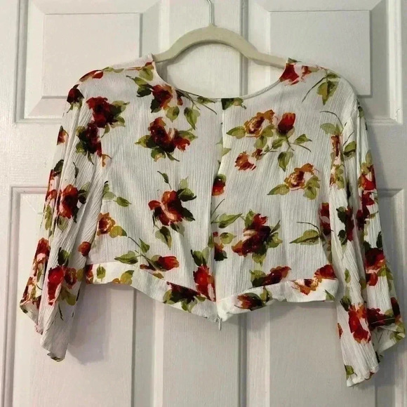 Ambiance Rayon Floral Wrap Crop Top Size M‎ - Picture 4 of 6